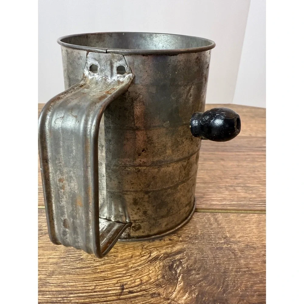 Vintage Bromwells Measuring Sifter 3‎ Cup Flour Sifter Kitchen Baking Tool